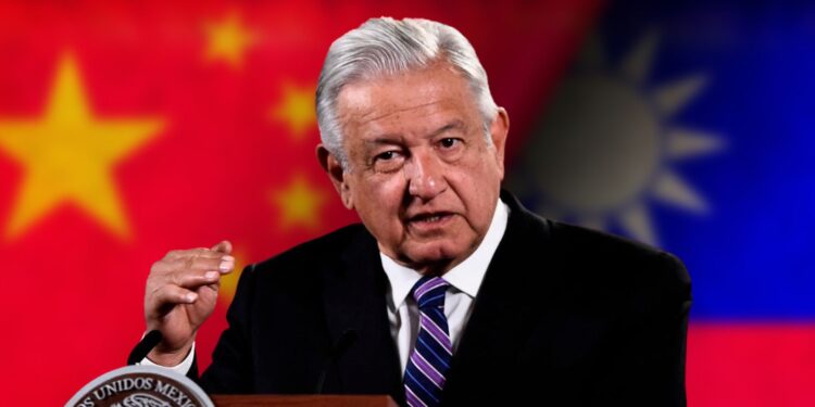 Presidente mexicano pide a China y Taiwán evitar una guerra