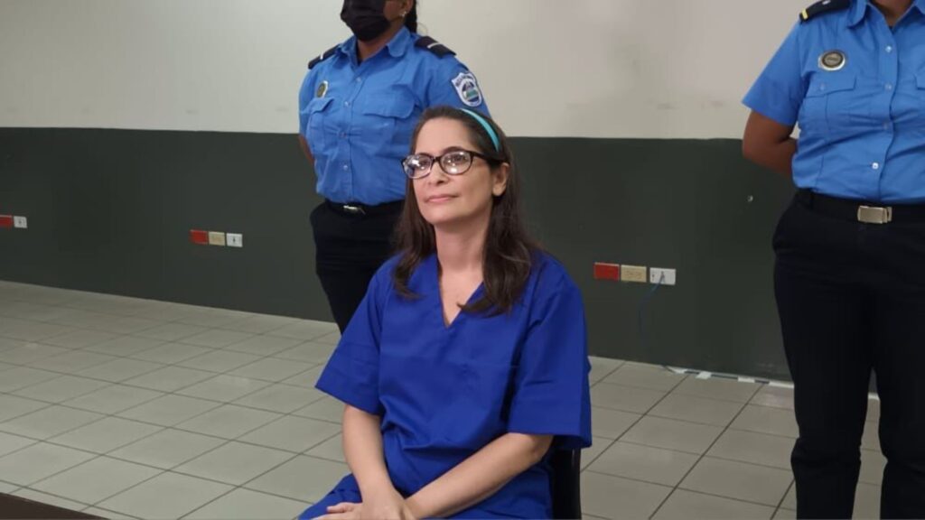 Ana Margarita Vijil, con su cabeza en alto, ante «sus verdugos» y medios oficialistas