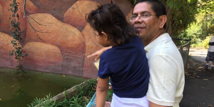 Hija de Miguel Mendoza: «Mi corazón está triste y enfermo, porque no he visto a mi papi». Foto: Artículo 66 / Cortesía