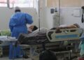 Imagen de archivo de personal médico que atiende pacientes en un Hospital en Bolivia. Foto: EFE / Artículo 66