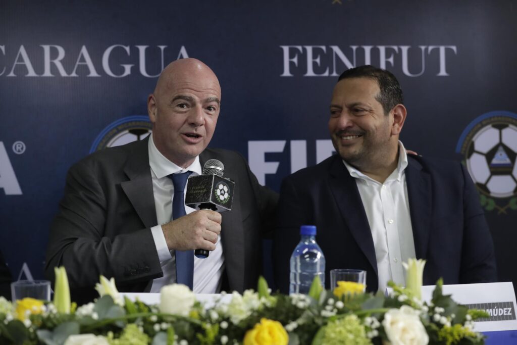 FIFA interesada en desarrollar el fútbol nicaragüense e invertir en el «estadio nacional»