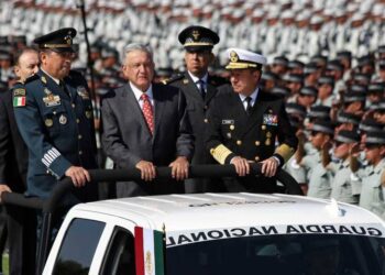 López Obrador "contento" de militarizar a la Guardia Nacional de México
