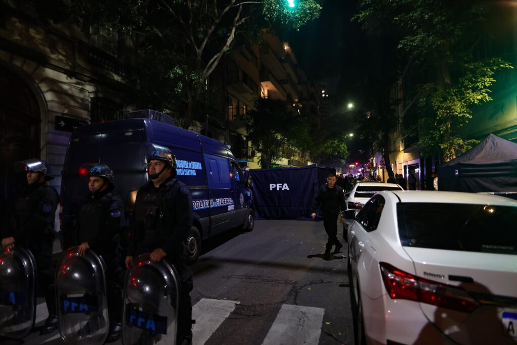 Detienen a un hombre que intentó disparar contra vicepresidenta de Argentina