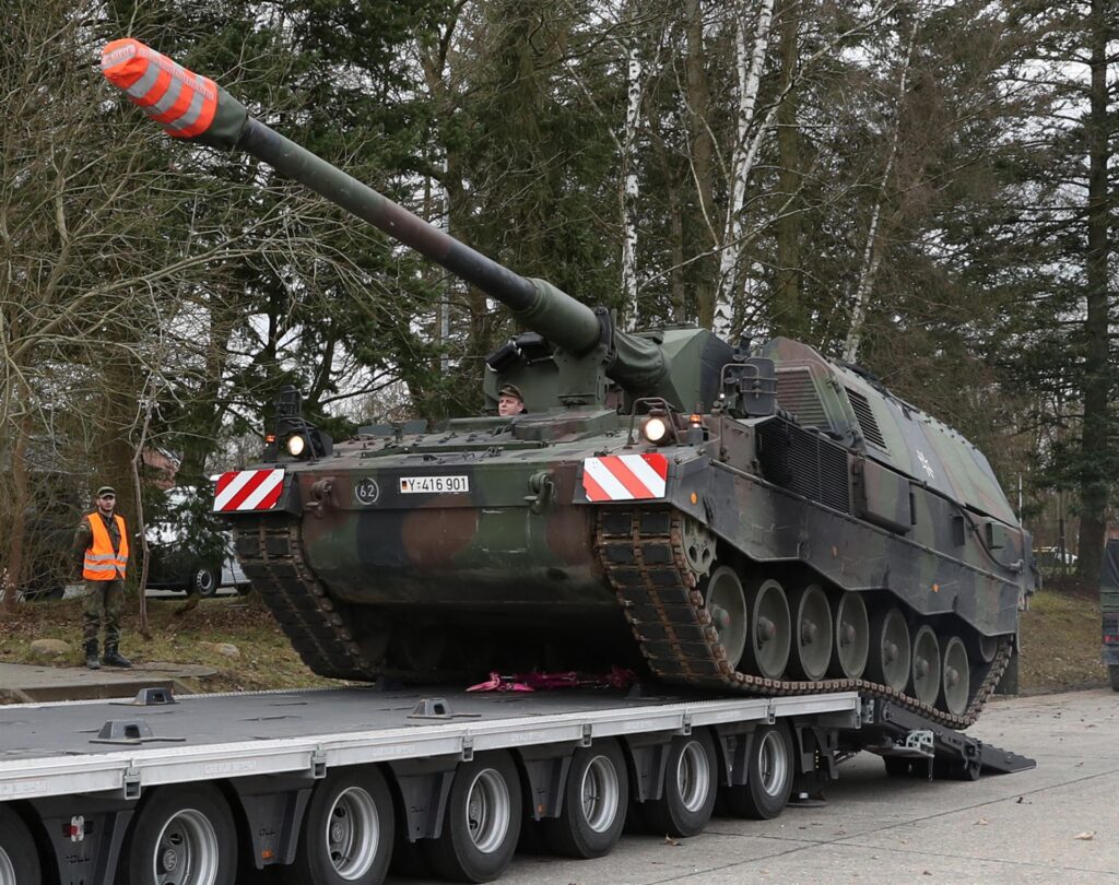 Alemania entrega cuatro tanques de guerra a Ucrania