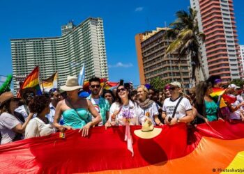 Cuba aprobó el matrimonio gay y vientres de alquiler en referéndum