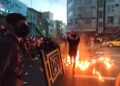 Al menos 17 muertos en protestas por asesinato de mujer que no llevaba velo en Irán