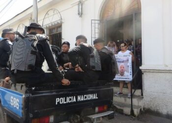 Asedio policial ha obligado a 50 sacerdotes nicaragüenses a pedir refugio en Honduras y Costa Rica. Foto: Noel Miranda/Artículo 66