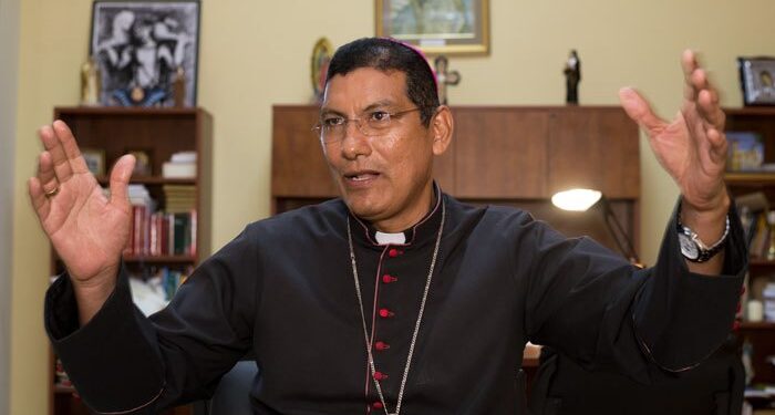 Dictadura arremete contra el obispo Jorge Solorzano y lo llama "rebelde" ante el papa Francisco