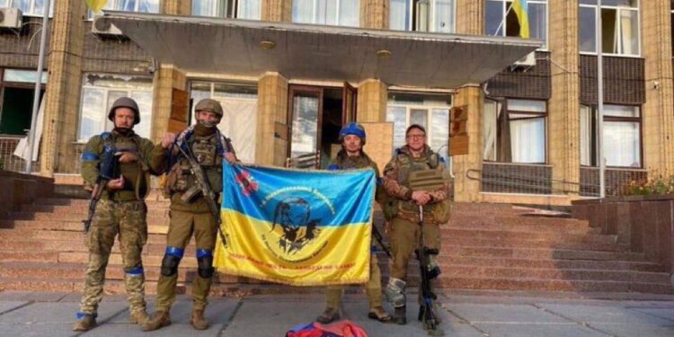 Ucrania derrota a Rusia en Járkov y avanza a liberar Donetsk