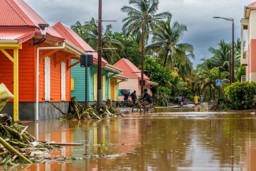 Puerto Rico seguirá sin energía eléctrica una semana más por impacto de Fiona
