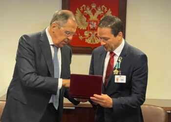 Canciller venezolano es condecorado por Rusia durante una reunión en Nueva York