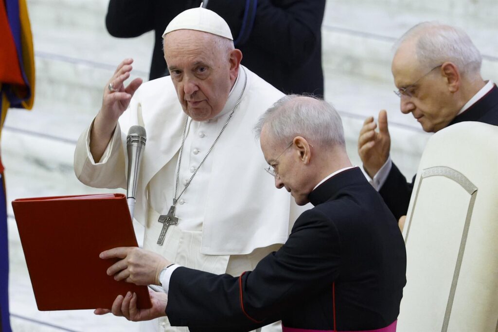 Papa Francisco alerta de que aún existe el riesgo de guerra nuclear