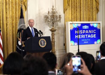 Biden destaca el impacto que los hispanos pueden tener en el futuro de EE.UU.