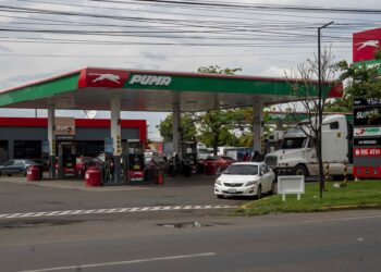 Precio de la gasolina en Nicaragua sigue arriba de los cinco dólares por galón