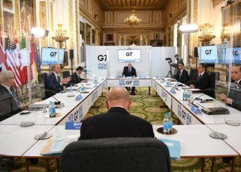 EEUU celebra apuesta del G7 para poner tope a precio del petróleo y así afectar guerra de Putin