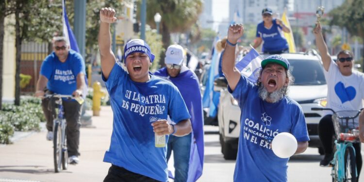 Nicaragüenses en Miami realizan maratón en solidaridad con monseñor Álvarez. Foto: BPicado/ 100 Noticias.
