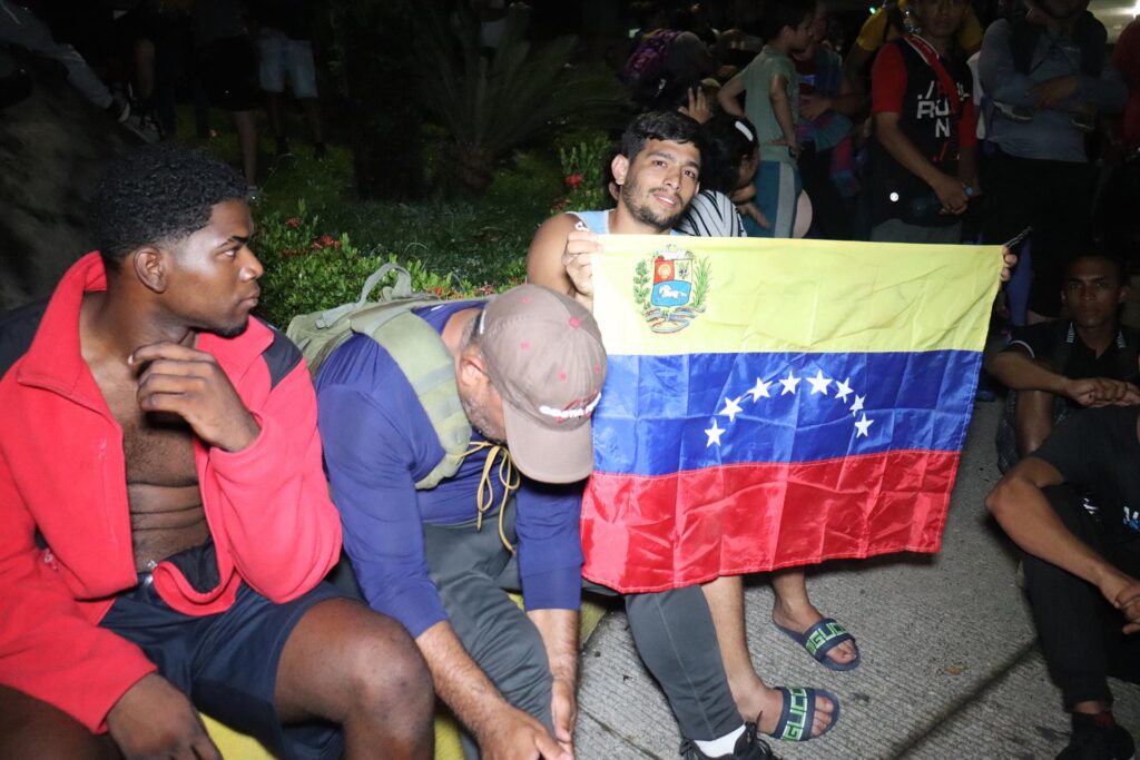 Caravana de venezolanos parte del sur de México pese a que EEUU ya no permitirá paso