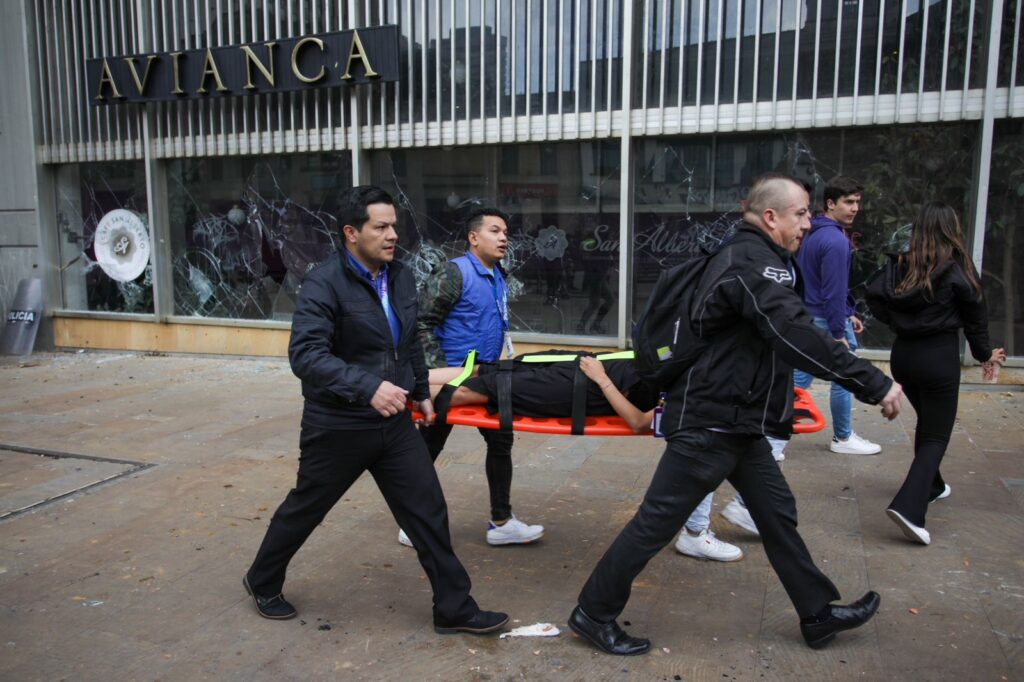 Petro rechaza violencia durante protestas de indígenas en Bogotá