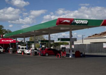 Régimen de Nicaragua mantiene inalterables los altos precios de los combustibles. Foto: Artículo 66 / EFE