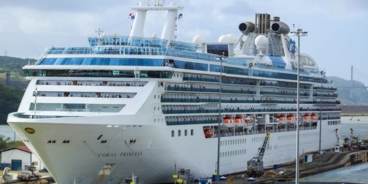 Panamá recibirá 44 cruceros que generaría 10 millones de dólares en turismo