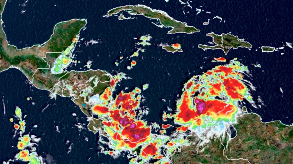Tormenta «Julia» golpea el norte de Colombia y se dirige hacia Nicaragua