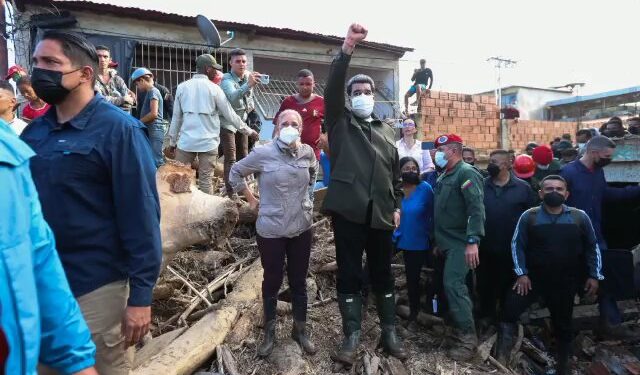 Maduro pide a venezolanos en EEUU y otros países que envíen donaciones por lluvias