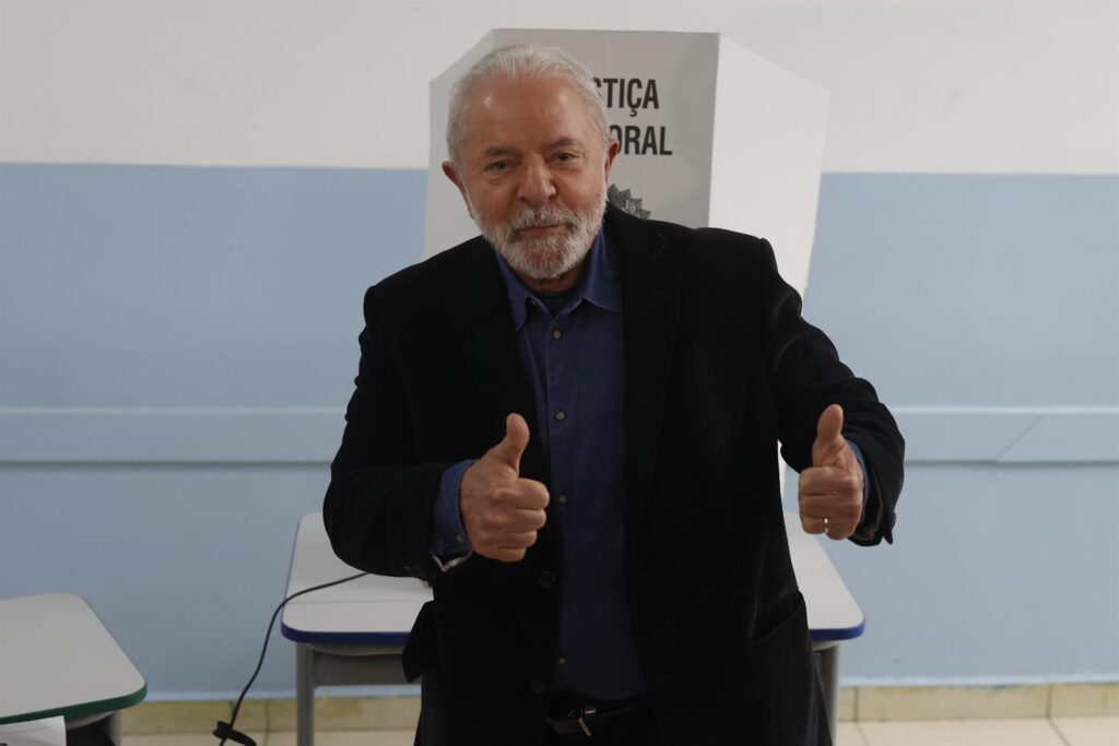 Lula desea que Brasil recupere con el voto «el derecho de ser feliz». Foto: Artículo 66 / EFE