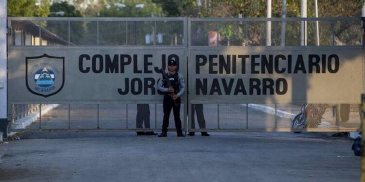 Tres años en prisión cumplen las presas políticas Esperanza Sánchez y Karla Escobar