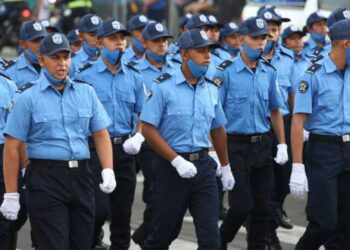 Policías funcionarán como rescatistas ante huracanes o fuertes lluvias. Foto: Artículo 66 / Gobierno