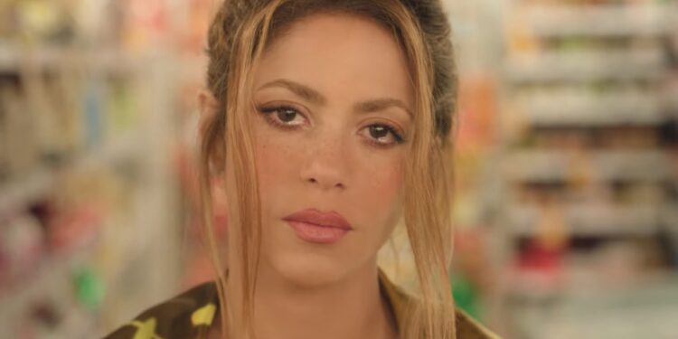 Captura de pantalla del video oficial "Monotonía" de Shakira y Ozuna