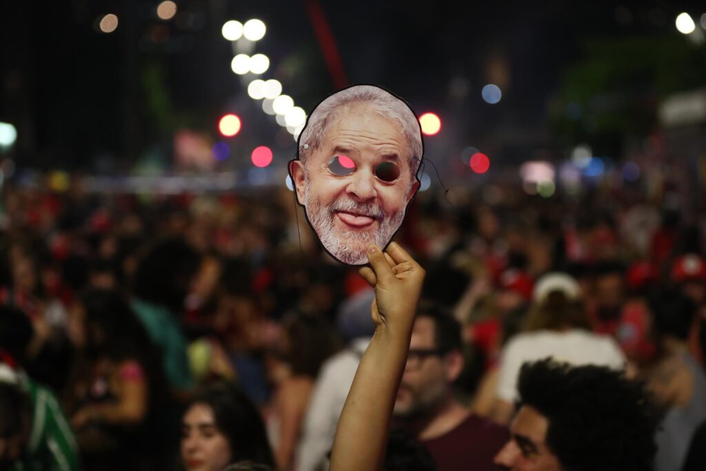 Triunfo de Lula fortalece el «peligroso socialismo» en la región, según analistas