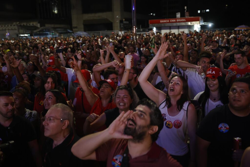 Lula obtiene 50,66 % y Bolsonaro 49,34 % con el 95,00 % escrutado en Brasil
