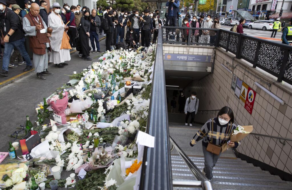 Seúl llora a las más de 150 víctimas de la tragedia de Halloween