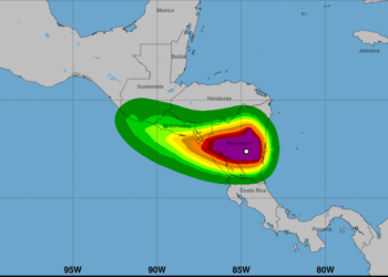 Nicaragua declara alerta roja ante tormenta tropical Julia. Imagen: NHC.