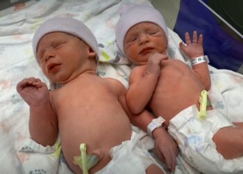 Nacen en EE.UU. unos gemelos de embriones congelados hace 30 años