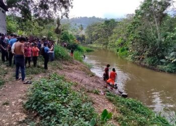 Mujer y tres menores de edad fueron arrastrados por un río, en la Dalia. Foto tomada de redes sociales