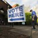 Personas acuden a votar en Avondale Estates, Georgia, este 8 de noviembre de 2022. EFE