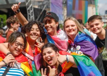 Bélgica castigará con cárcel a quienes promuevan "terapias de conversión" de personas gay