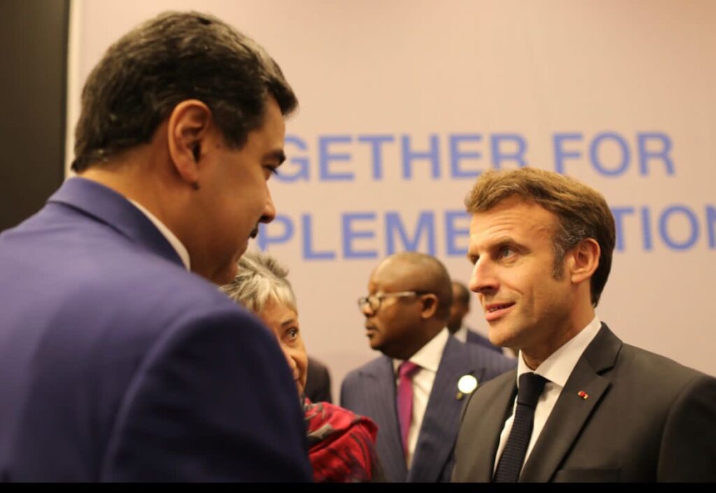 Maduro busca al presidente Macron para saludarlo e invitarlo a Venezuela