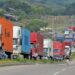 Transportistas en Guatemala bloquean carreteras y fronteras en protestas