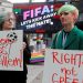 Colectivo LGBTI protesta contra el Mundial ante el Museo de la FIFA en Zúrich