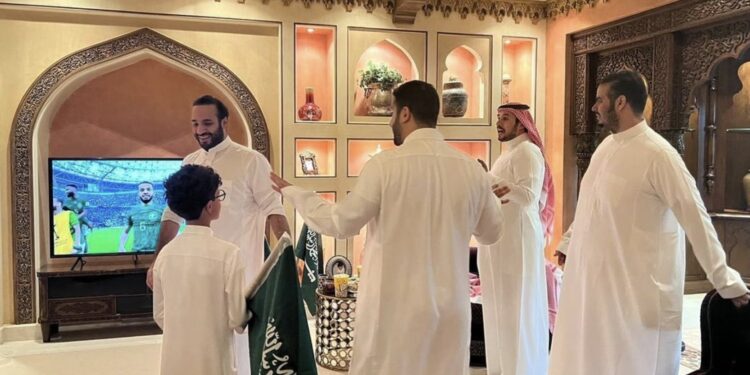Rey de Arabia Saudí decreta día festivo en todo el país por victoria ante Argentina