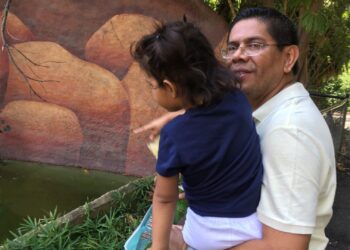 Régimen prohíbe a niña del preso político Miguel Mendoza ver a su padre. Foto: Cortesía.