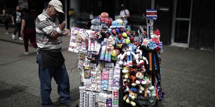 Costa Rica mantiene una inflación superior a la prevista por el Banco Central