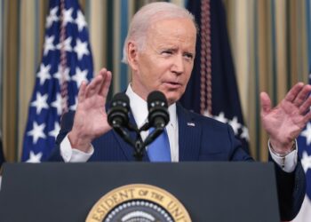 El presidente de Estados Unidos, Joe Biden, habla en conferencia de prensa en la Casa Blanca, en Washington (EE.UU.), este 9 de noviembre de 2022. EFE