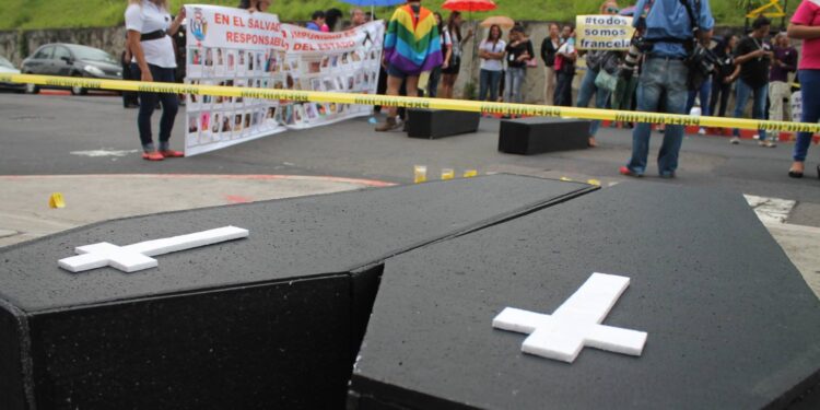 Organizaciones repudian impunidad de crímenes de odio en El Salvador