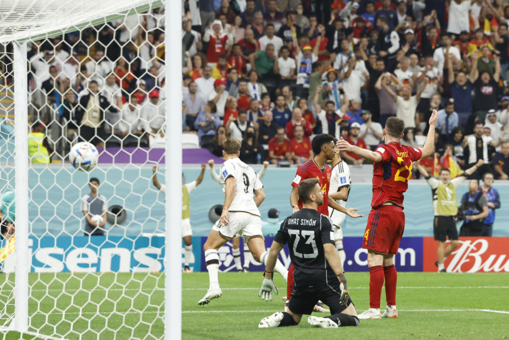 Alemania respira y España da por bueno el empate