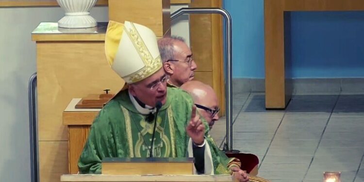 Monseñor Báez: «Es ridículo divinizarse si al final permanecerá el amor». Foto: Captura de pantalla.