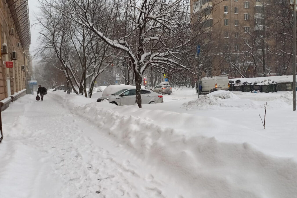 Moscú amanece sepultada por la mayor nevada del siglo XXI