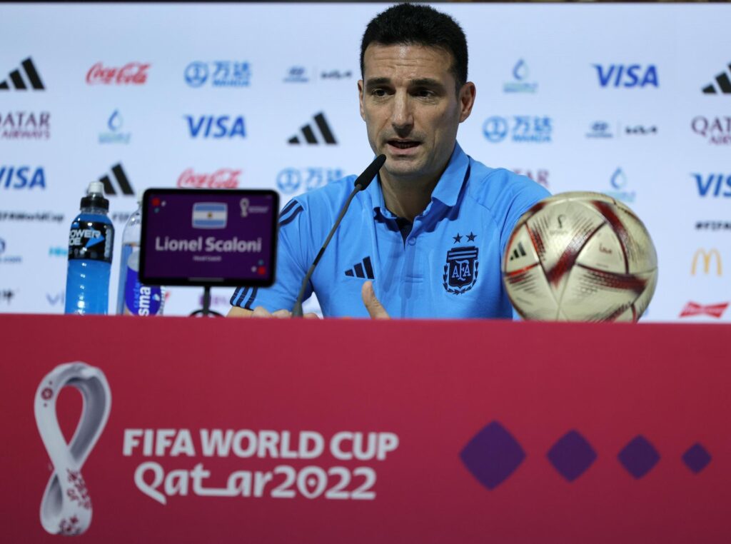 Scaloni: «Qué mejor escenario que la final mundial para disfrutar de Messi»
